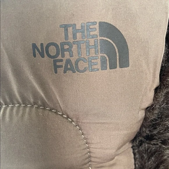π The North Face Women's Goosedown Brown Winter Boots - Picture 2 of 8
